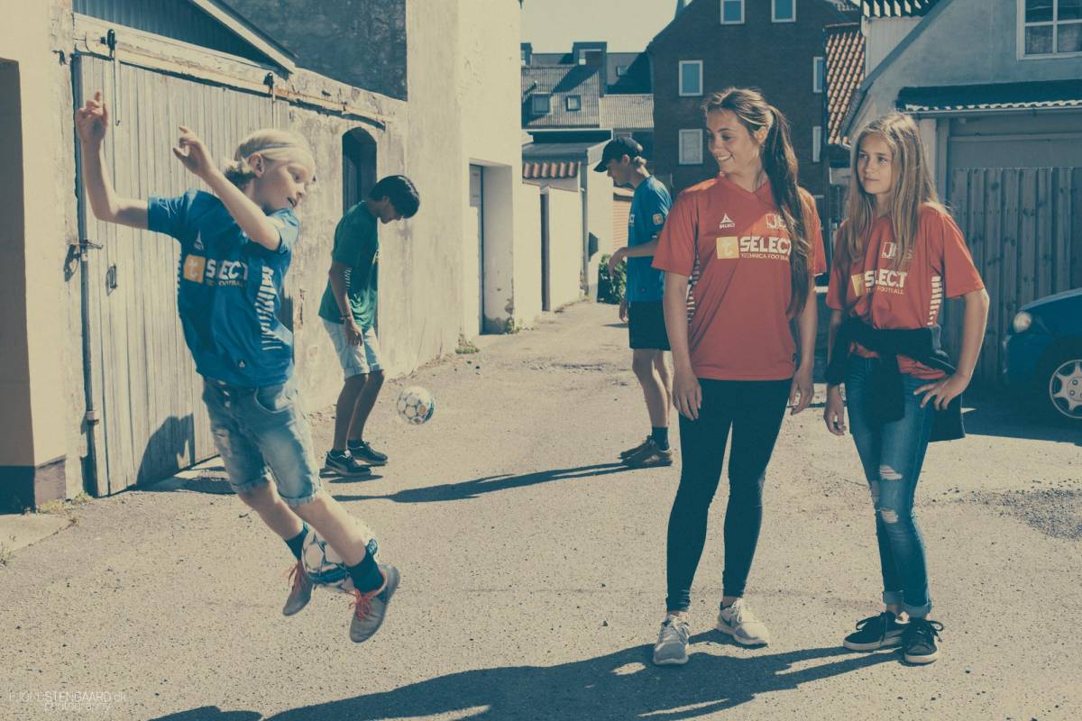 Det er sommer, sæsonen er slut, pokalerne uddelt.